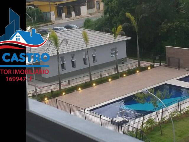 piscina  salão de festa com churasqueira interna